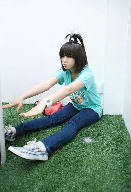 Lúc tập thể dục cũng "chu mỏ" xì tin.