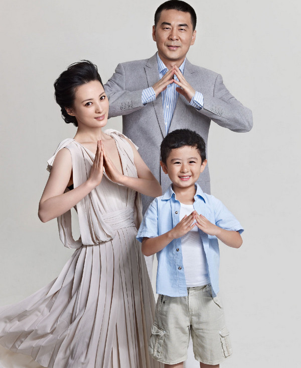 Học viện điện ảnh Bắc Kinh, khóa 1994, nổi danh với "Tây Thi", "Phong vân", "Trời xanh đổ lệ",...