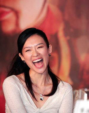 Vui vẻ phấn kích khiến ngôi sao quốc tế Chương Tử Di cũng không kìm nén được. Vui vẻ phấn kích khiến ngôi sao quốc tế Chương Tử Di cũng không kìm nén được.