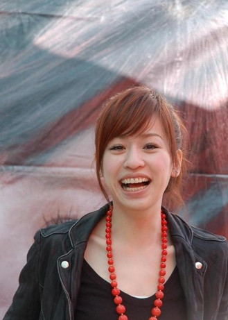 Không thèm giữ ý, Vương Tâm Lăng cười rất sảng khoái. Không thèm giữ ý, Vương Tâm Lăng cười rất sảng khoái.