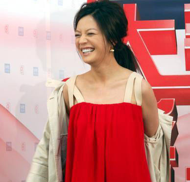 Nụ cười không thể mê được của Triệu Vy. Nụ cười không thể mê được của Triệu Vy.