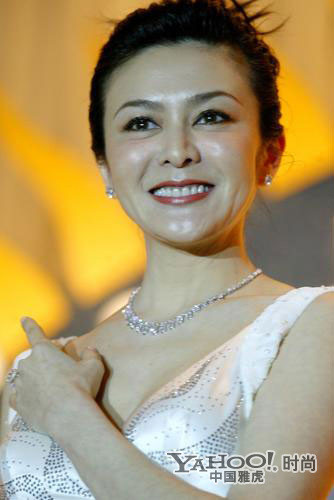 "Dì mười ba" xinh đẹp ngày nào của "Hoàng Phi Hồng" giờ đã là quá khứ. "Dì mười ba" xinh đẹp ngày nào của "Hoàng Phi Hồng" giờ đã là quá khứ.