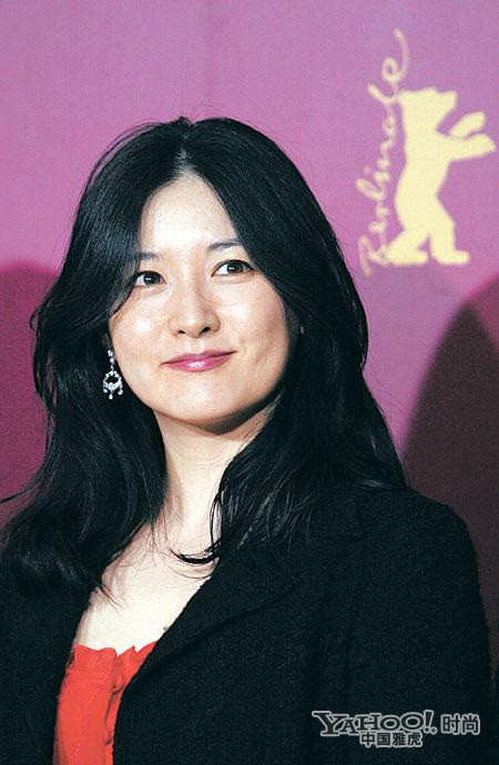 Người đẹp cổ trang Lee Young Ae "lừng lẫy" một thời với bộ phim "Nàng Dae Jang Geum "..... Người đẹp cổ trang Lee Young Ae "lừng lẫy" một thời với bộ phim "Nàng Dae Jang Geum ".....