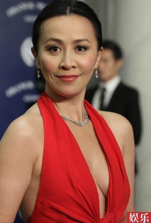 Lưu Gia Linh được liệt vào danh sách những sao "đỏm dáng" nhất trên màn ảnh Hoa ngữ bởi phong cách thích chơi trội của mình.