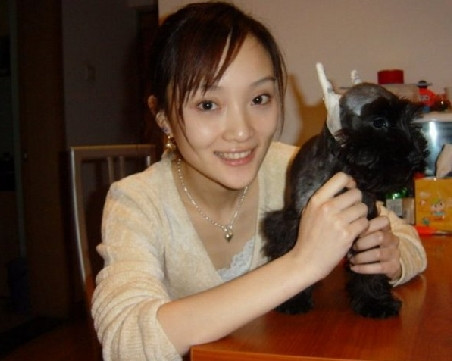 Lý Tiểu Lộ không hổ là tiểu mỹ nhân của màn ảnh Hoa Ngữ, không son phấn nhưng vẫn rất xinh.