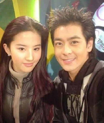 Ngay từ khi mới bước chân vào làng giải trí vẻ đẹp của Lưu Diệc Phi đã làm say đắm bao khán giả.