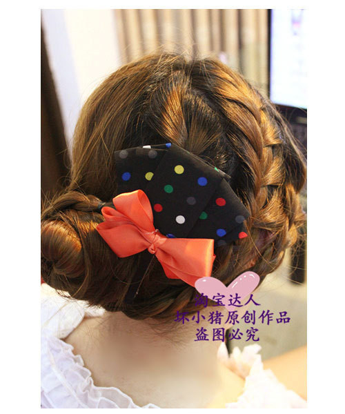 Thêm nơ xinh cho mái tóc điệu đà. Thêm nơ xinh cho mái tóc điệu đà.