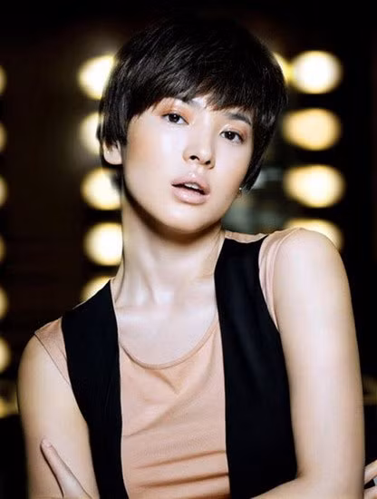 Mái tóc tém cá tính, model của người đẹp khiến bao người điên đảo.