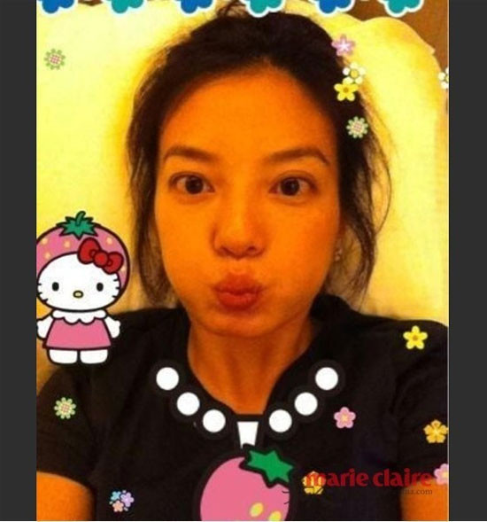 Triệu Vy tự sướng với mặt mộc và chu môi rất tự nhiên. Triệu Vy tự sướng với mặt mộc và chu môi rất tự nhiên.