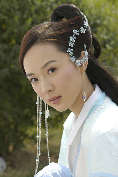 Hoắc Tư Yến, dịu dàng tinh khôi đậm chất vẻ đẹp Á Đông. Hoắc Tư Yến, dịu dàng tinh khôi đậm chất vẻ đẹp Á Đông.