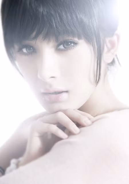 Một trong tứ tiểu hoa đán của Trung Quốc, Dương Mịch cũng rất nổi trội không chỉ bởi khả năng diễn xuất mà còn sở hữu vẻ đẹp tự nhiên cuốn hút.