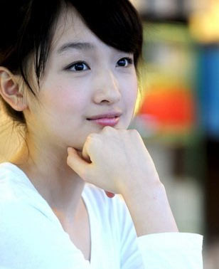 "Miêu Nữ lang" Châu Đông Vũ được nhà đạo diễn tài ba Trương Nghệ Mưu "khai phá" được từ bộ phim "chuyện tình cây táo gai" nổi tiếng một thời. "Miêu Nữ lang" Châu Đông Vũ được nhà đạo diễn tài ba Trương Nghệ Mưu "khai phá" được từ bộ phim "chuyện tình cây táo gai" nổi tiếng một thời.