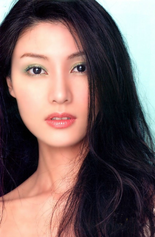 Cho đến này sắc đẹp của cô ngày càng đằm thắm, mặn mà. Dù đã hơn 40 tuổi nhưng vẫn chưa có người đẹp nào có thể vượt qua được sắc đẹp của cô. Cho đến này sắc đẹp của cô ngày càng đằm thắm, mặn mà. Dù đã hơn 40 tuổi nhưng vẫn chưa có người đẹp nào có thể vượt qua được sắc đẹp của cô.