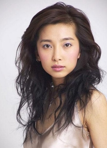 Người đẹp Lý Băng Băng cũng không phải ngay từ đầu đã có khuôn mặt nhỏ, không góc cạnh. Người đẹp Lý Băng Băng cũng không phải ngay từ đầu đã có khuôn mặt nhỏ, không góc cạnh.