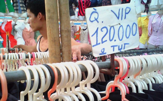 Ngộ nghĩnh... "quần VIP" 120.000 đồng không tụt... Ngộ nghĩnh... "quần VIP" 120.000 đồng không tụt...