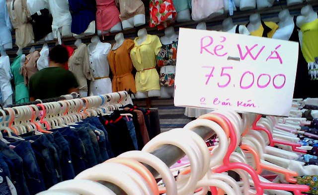 Ôi "rẻ wá" (rẻ quá) phải dừng lại xem thôi! Ôi "rẻ wá" (rẻ quá) phải dừng lại xem thôi!