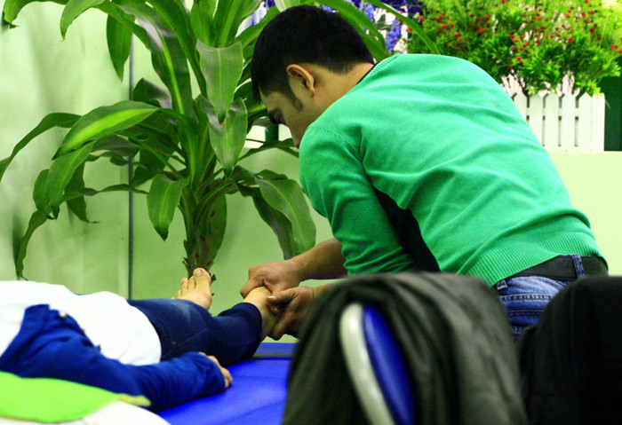 Để có thể trị liệu của các thân chủ, các học viên phải được đào tạo rất bài bản và cẩn thận