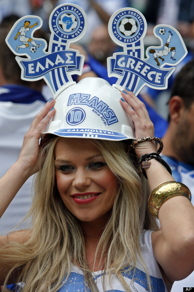 CĐV Hy Lạp. CĐV Hy Lạp.