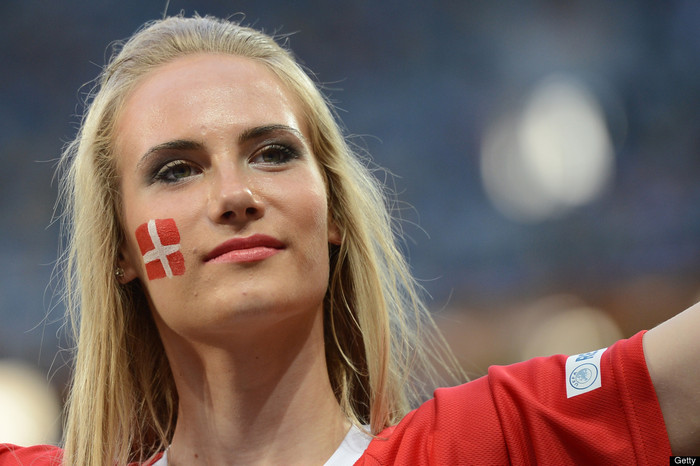 CĐV Đan Mạch. CĐV Đan Mạch.