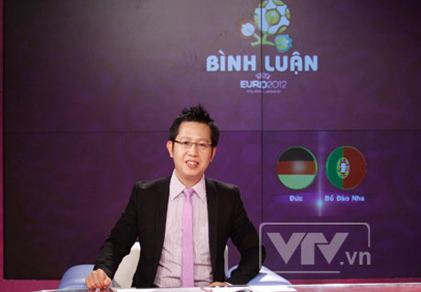 BLV Việt Khuê khiến nhiều độc giả khó chịu với những bình luận của mình ở trận chung kết EURO 2012. BLV Việt Khuê khiến nhiều độc giả khó chịu với những bình luận của mình ở trận chung kết EURO 2012.