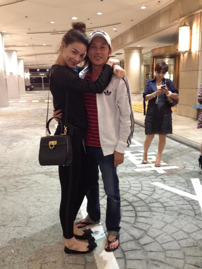 Hoài Linh và Hồ Ngọc Hà thân thiết trên đất Nhật.