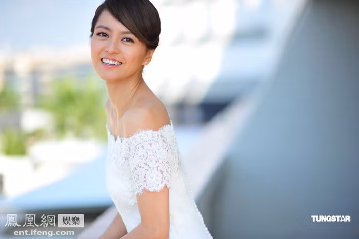 Ngày 3/10, đám cưới của nữ ca sĩ, diễn viên nổi tiếng Lương Vịnh Kỳ đã được tổ chức tại Tây Ban Nha. Ngày 3/10, đám cưới của nữ ca sĩ, diễn viên nổi tiếng Lương Vịnh Kỳ đã được tổ chức tại Tây Ban Nha.