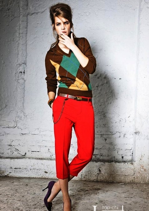 Chúng ta hãy cùng ngắm các Siêu Sao Hollywood mĩ đồ với quần jeans đỏ nhé! Chúng ta hãy cùng ngắm các Siêu Sao Hollywood mĩ đồ với quần jeans đỏ nhé!