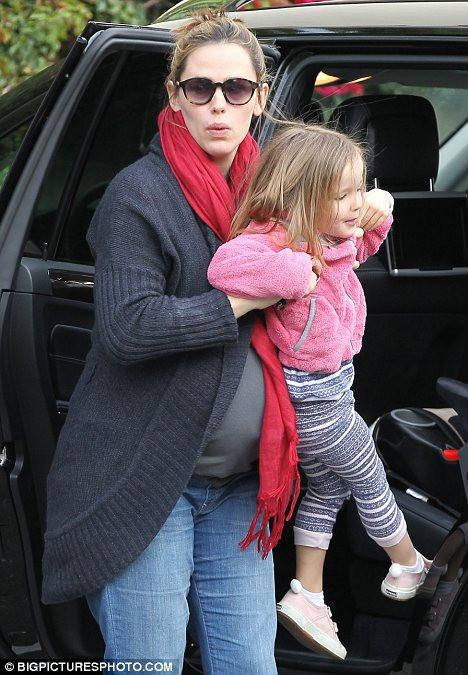 Mệt mỏi khi chuẩn bị sinh đứa con thứ 3, Jennifer Garnet nói rằng cô vô cùng hối hận vì đã lấy chồng quá sớm Mệt mỏi khi chuẩn bị sinh đứa con thứ 3, Jennifer Garnet nói rằng cô vô cùng hối hận vì đã lấy chồng quá sớm