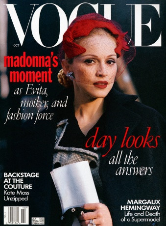 Madonna quyến rũ với môi đỏ năm 1996. Madonna quyến rũ với môi đỏ năm 1996.