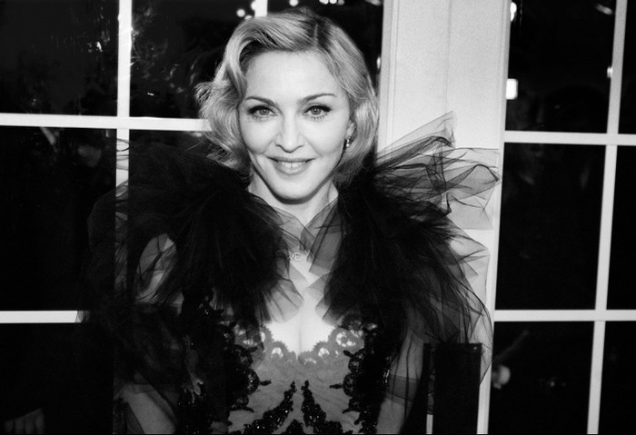 Madonna kiêu sa khi đi tiệc. Mới đây, trong một buổi dạ tiệc, Madonna khiến mọi người đều bất ngờ trước phát ngôn thẳng thắn của cô: "Tôi thích Britney Spears hơn là Lady Gaga" khi được hỏi về hai nữ ca sỹ đình đám này. Madonna kiêu sa khi đi tiệc. Mới đây, trong một buổi dạ tiệc, Madonna khiến mọi người đều bất ngờ trước phát ngôn thẳng thắn của cô: "Tôi thích Britney Spears hơn là Lady Gaga" khi được hỏi về hai nữ ca sỹ đình đám này.