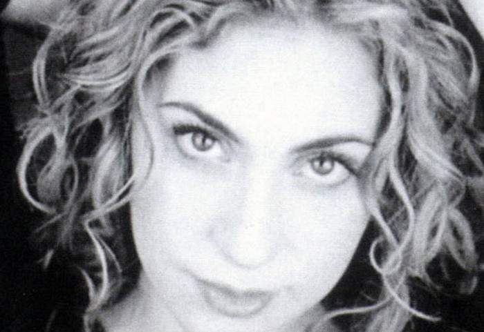 Bức ảnh thời trung học của Lady Gaga được các báo đưa lên khiến các fan được một phen "choáng váng" vì lúc đó trông cô quá dịu dàng, nay điều đó đã trở thành dĩ vãng của cô nàng.