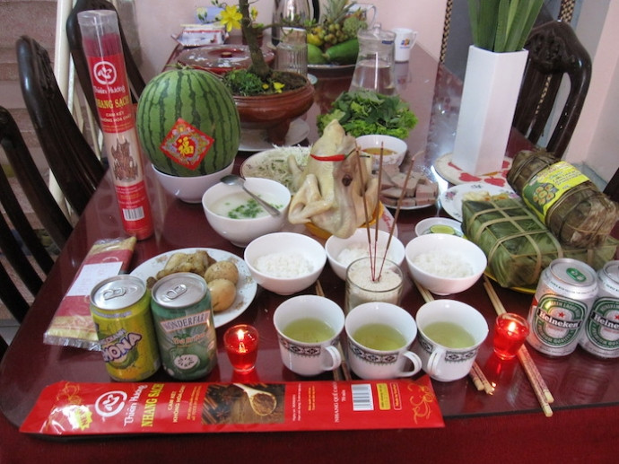 Mâm cơm cúng tất niên. ảnh Báo Giao thông. Mâm cơm cúng tất niên. ảnh Báo Giao thông.