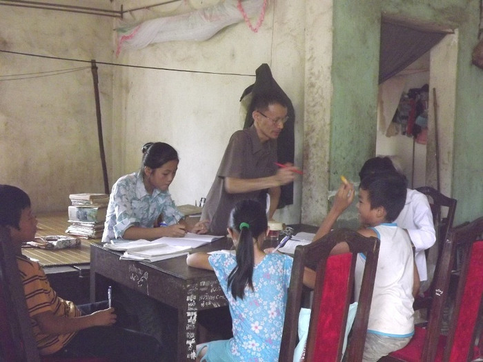 Những thành công của các cháu nhỏ trên đường đời là niềm khích lệ lớn lao, là niềm vui, niềm hạnh phúc vô bờ đối với tôi thầy Hà Văn Đồng (ảnh Minh Thông) Những thành công của các cháu nhỏ trên đường đời là niềm khích lệ lớn lao, là niềm vui, niềm hạnh phúc vô bờ đối với tôi thầy Hà Văn Đồng (ảnh Minh Thông)