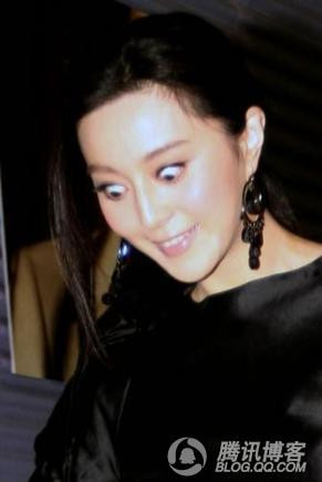 Những hình ảnh "chẳng giống ai" này một lần nữa khiến người hâm mộ choáng váng