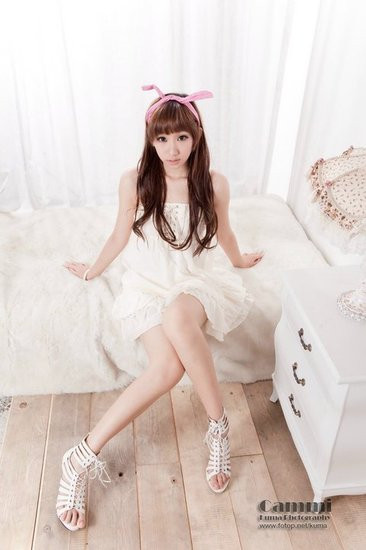 Cư dân mạng đồn đoán rất có thể những hình ảnh này nằm trong loạt ảnh "nóng" thực hiện theo "ý đồ" của Trần Quán Hy. Cư dân mạng đồn đoán rất có thể những hình ảnh này nằm trong loạt ảnh "nóng" thực hiện theo "ý đồ" của Trần Quán Hy.