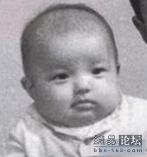 Từ bé, Triệu Vy đã rất dễ thương