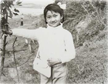 và có phần điệu đà, nữ tính hơn và có phần điệu đà, nữ tính hơn