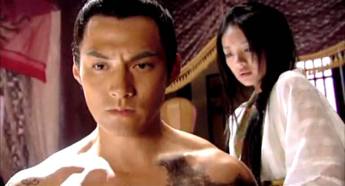 An Dĩ Hiên (vào vai Lý Sư Sư) cũng có không ít cảnh nhạy cảm với Nghiêm Khoan trong Tân thủy hử