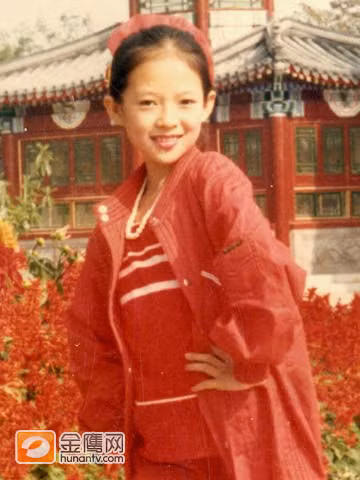 Từ nhỏ đã rất biết tạo dáng trước ống kính. Từ nhỏ đã rất biết tạo dáng trước ống kính.