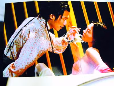 Trương Bá Chi cực nóng bỏng bên Tạ Đình Phong