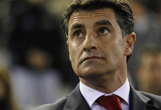 Thêm một người nữa phải ra đi, Michel của Sevilla. Thêm một người nữa phải ra đi, Michel của Sevilla.
