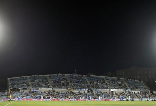 Khán đài trống ở sân của Getafe. Khán đài trống ở sân của Getafe.