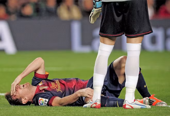 Messi dính chấn thương ở trận đấu với Celta Vigo. Đây cũng là trận đấu M10 'tịt ngòi'.