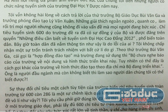 Lá đơn kiến nghị của phụ huynh mang đến gửi nhà trường. >>NHỮNG NGƯỜI NỔI TIẾNG TỪNG TRƯỢT ĐẠI HỌC