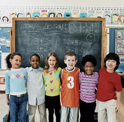 Các nước phát triển vẫn phải đối mặt với vấn đề làm sao cho trẻ em nghèo được tiếp cận giáo dục ở bậc cao. Ảnh minh họa: OECD. Các nước phát triển vẫn phải đối mặt với vấn đề làm sao cho trẻ em nghèo được tiếp cận giáo dục ở bậc cao. Ảnh minh họa: OECD.