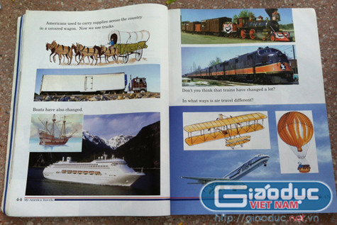 Một bài học hấp dẫn với Khang ở sách Địa lý/Lịch sử lớp 1 của chương trình học từ xa. Ảnh: Hương Giang.