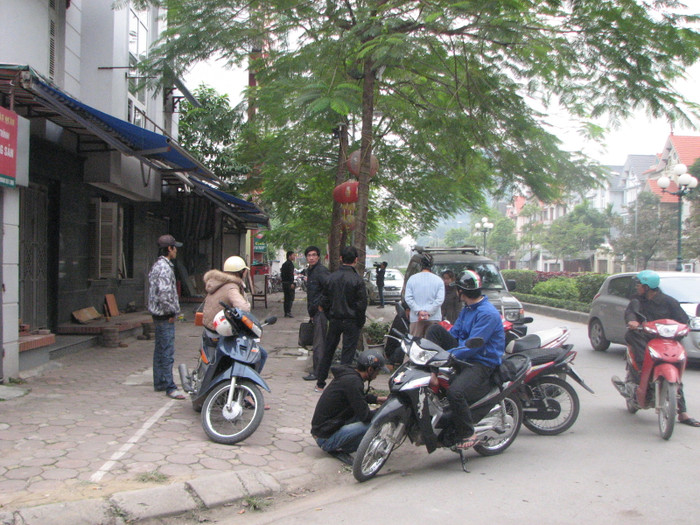 Cửa hàng trưng bày sản phẩm Hoàng Hải vẫn nhiều người đến nghe ngóng thông tin Cửa hàng trưng bày sản phẩm Hoàng Hải vẫn nhiều người đến nghe ngóng thông tin