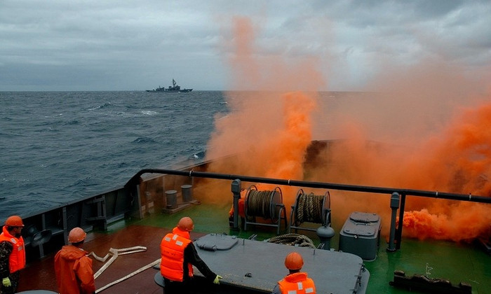 Hình ảnh lực lượng hải quân Nga Nhật tập trận trên Vịnh Peter Đại Đế.