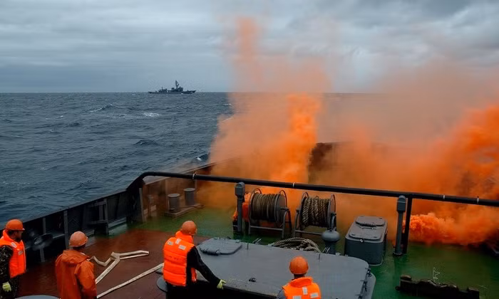 Hình ảnh lực lượng hải quân Nga Nhật tập trận trên Vịnh Peter Đại Đế.