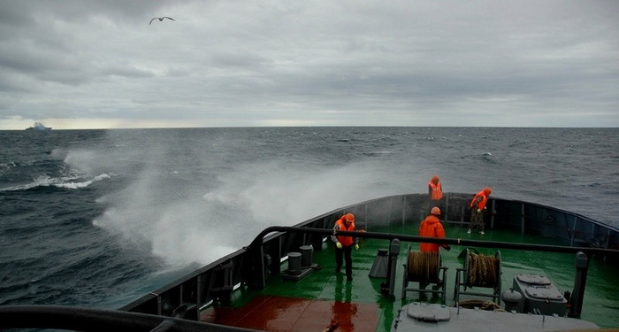 Hình ảnh lực lượng hải quân Nga Nhật tập trận trên Vịnh Peter Đại Đế.